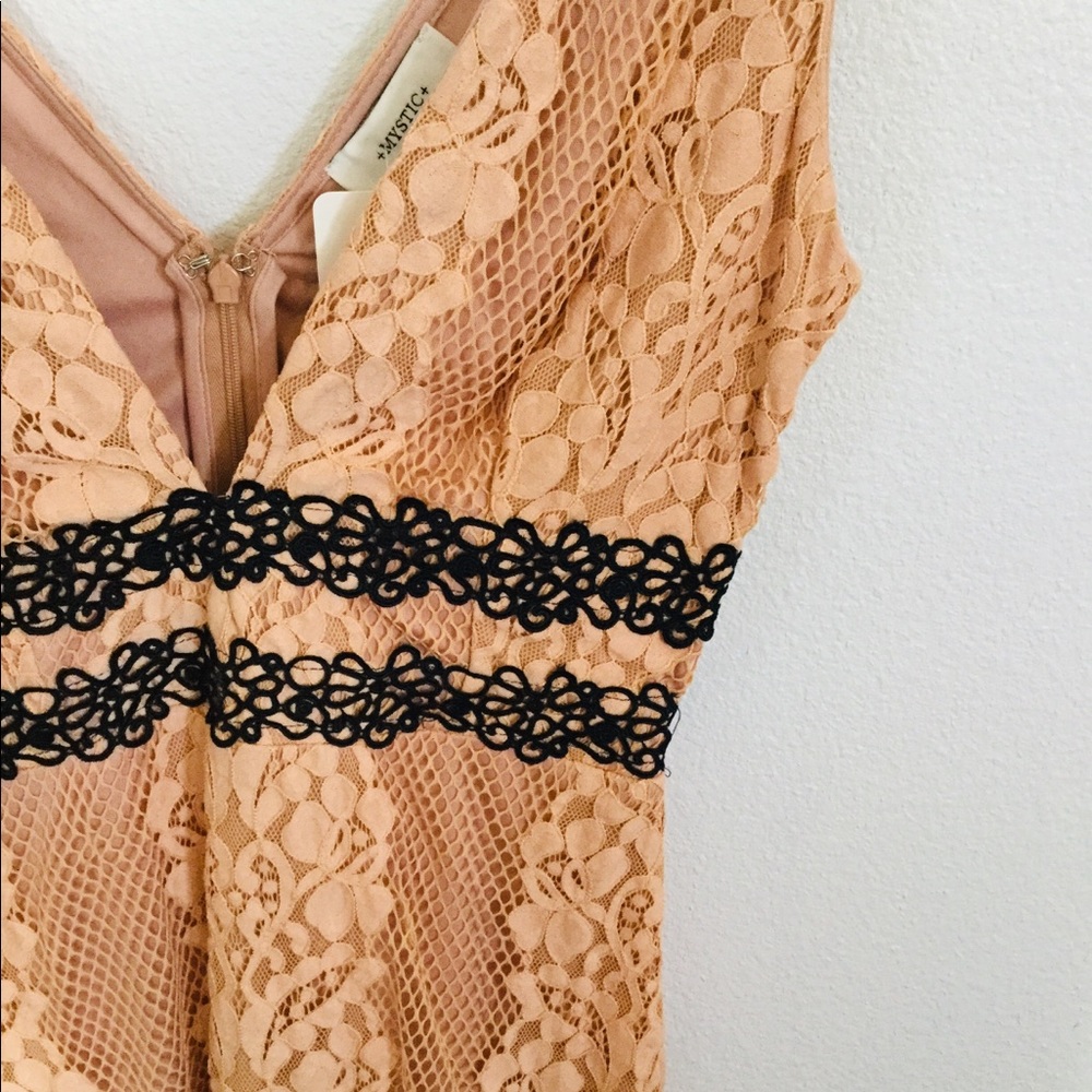 Dress - Picture 3 of 4